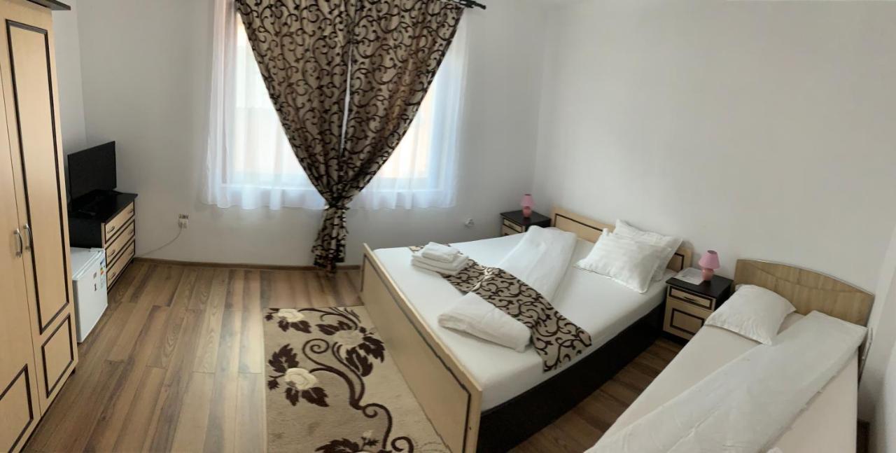 Hotel M Dey Vişeu de Sus Zewnętrze zdjęcie