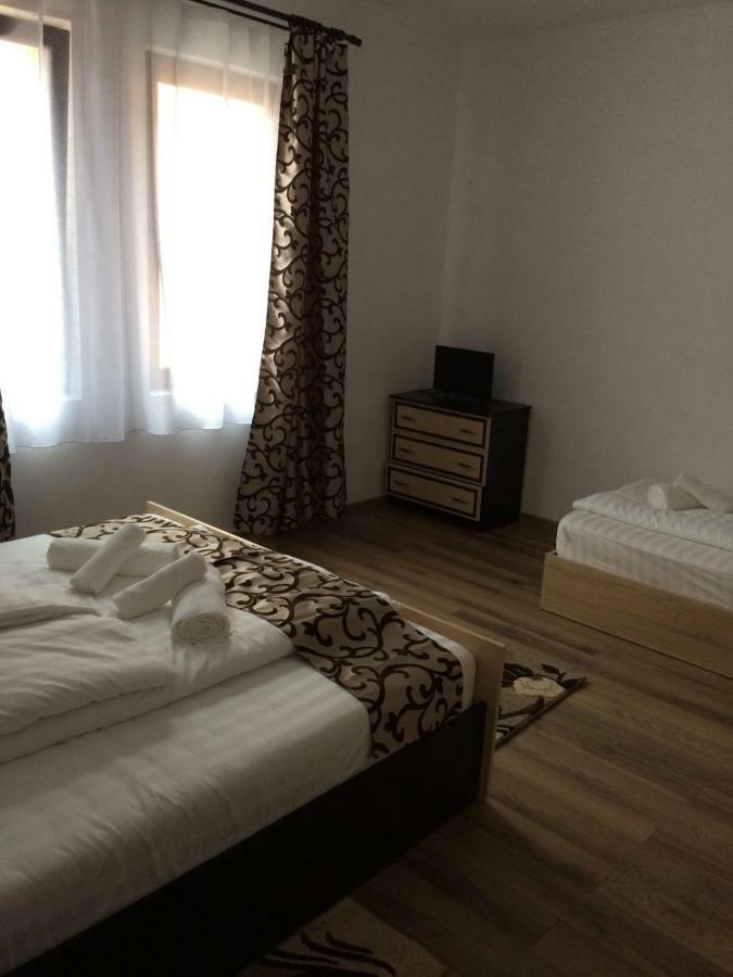 Hotel M Dey Vişeu de Sus Zewnętrze zdjęcie
